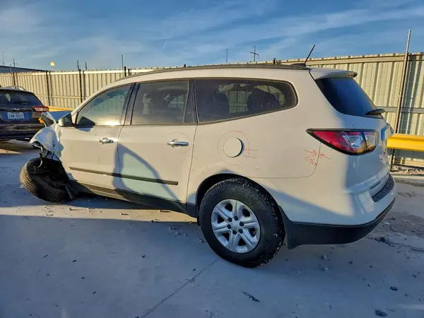 1GNKRFED2HJ347341 2017 CHEVROLET TRAVERSE - Image 2