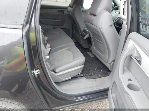 1GNKRFED3HJ155930 2017 CHEVROLET TRAVERSE - Image 8