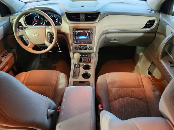 1GNKRFED3HJ183405 2017 CHEVROLET TRAVERSE - Image 8