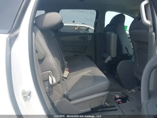 1GNKRFED3HJ272391 2017 CHEVROLET TRAVERSE - Image 8