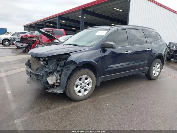 1GNKRFED3HJ281320 2017 CHEVROLET TRAVERSE - Image 2