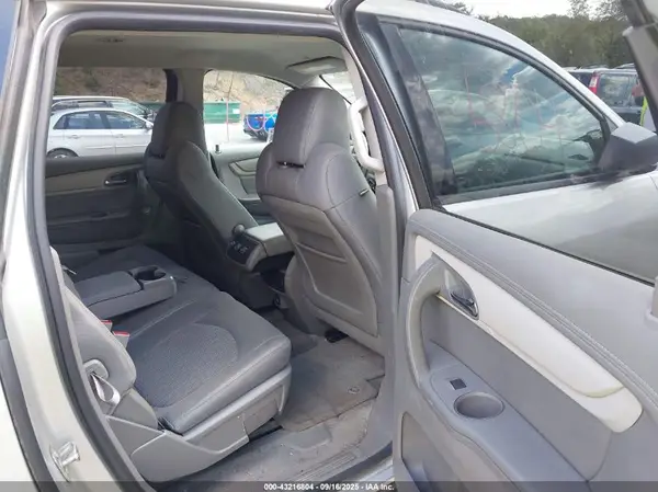 1GNKRFED3HJ303347 2017 CHEVROLET TRAVERSE - Image 8