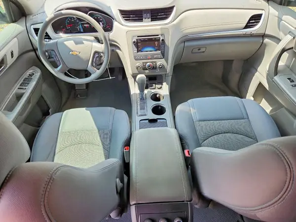 1GNKRFED3HJ347865 2017 CHEVROLET TRAVERSE - Image 8