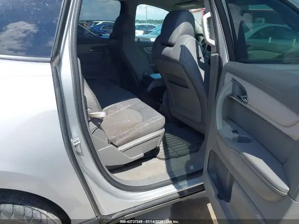 1GNKRFED3HJ351219 2017 CHEVROLET TRAVERSE - Image 8