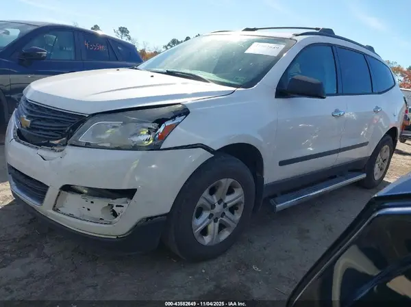 1GNKRFED4GJ271801 2016 CHEVROLET TRAVERSE - Image 2