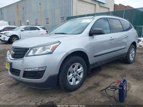 1GNKRFED4HJ142409 2017 CHEVROLET TRAVERSE - Image 2