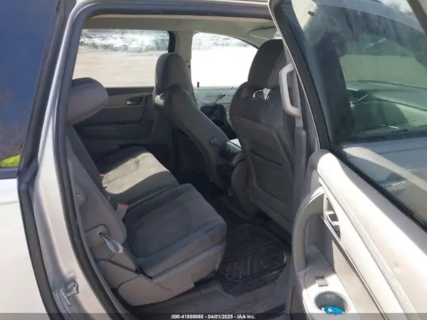 1GNKRFED4HJ146721 2017 CHEVROLET TRAVERSE - Image 8