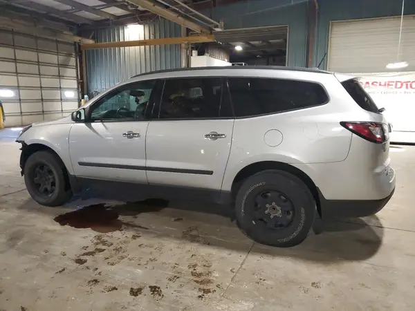 1GNKRFED4HJ165608 2017 CHEVROLET TRAVERSE - Image 2