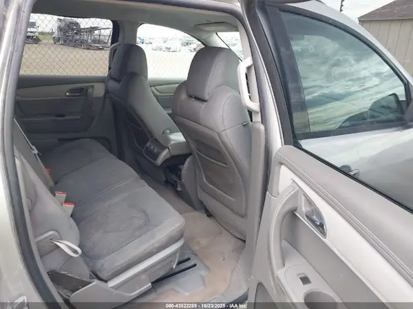 1GNKRFED4HJ244857 2017 CHEVROLET TRAVERSE - Image 8
