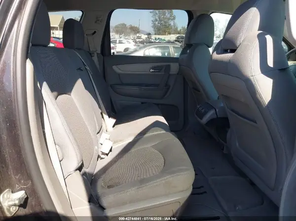 1GNKRFED4HJ251307 2017 CHEVROLET TRAVERSE - Image 8