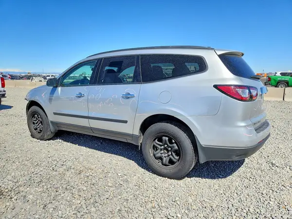 1GNKRFED4HJ286932 2017 CHEVROLET TRAVERSE - Image 2