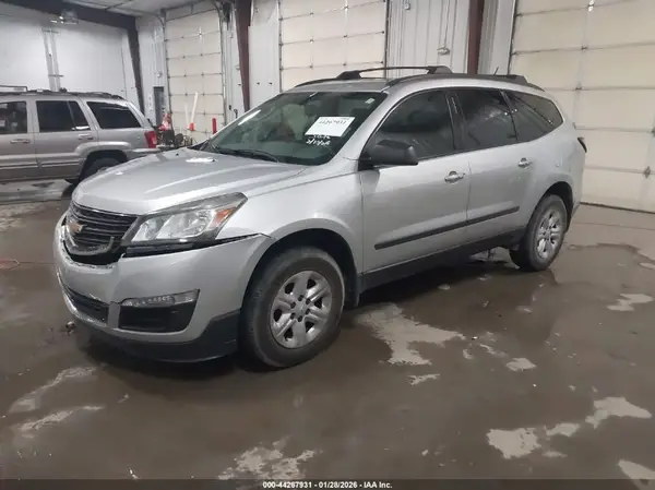 1GNKRFED4HJ337331 2017 CHEVROLET TRAVERSE - Image 2