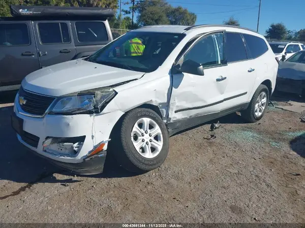 1GNKRFED5GJ259110 2016 CHEVROLET TRAVERSE - Image 2