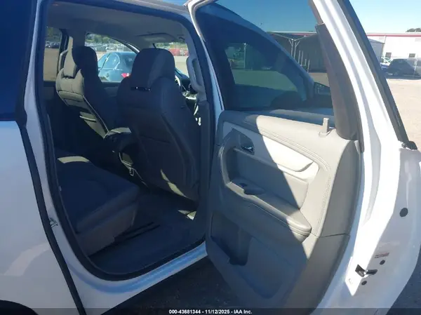 1GNKRFED5GJ259110 2016 CHEVROLET TRAVERSE - Image 8