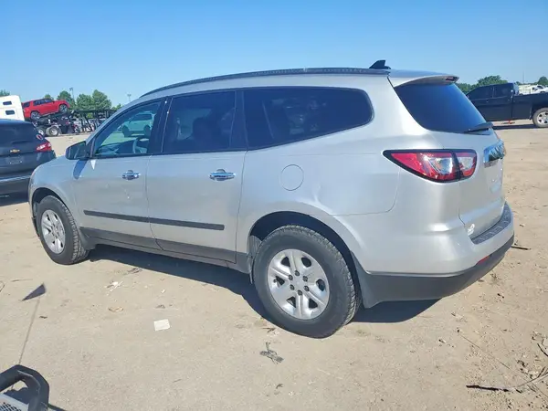 1GNKRFED5HJ143391 2017 CHEVROLET TRAVERSE - Image 2