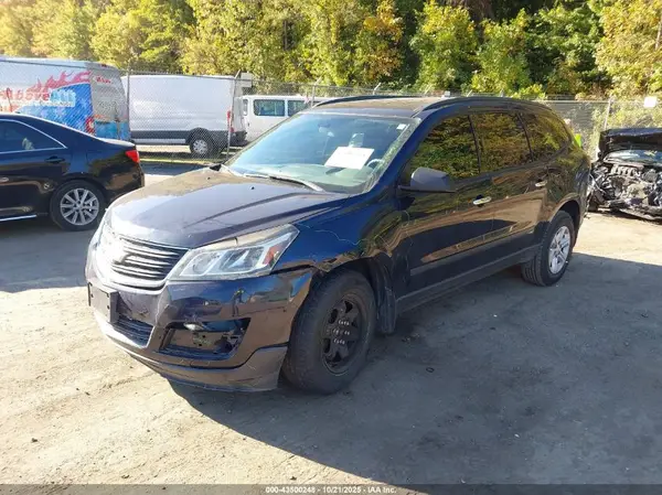 1GNKRFED5HJ198598 2017 CHEVROLET TRAVERSE - Image 2