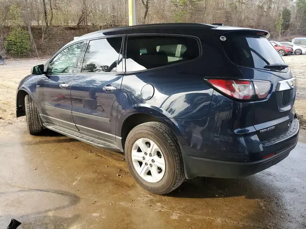 1GNKRFED5HJ207588 2017 CHEVROLET TRAVERSE - Image 2