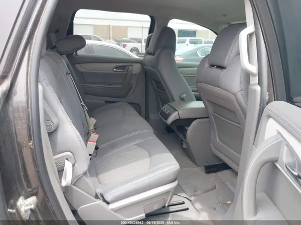 1GNKRFED5HJ214914 2017 CHEVROLET TRAVERSE - Image 8