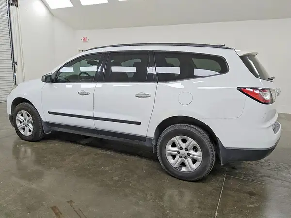 1GNKRFED5HJ221619 2017 CHEVROLET TRAVERSE - Image 2