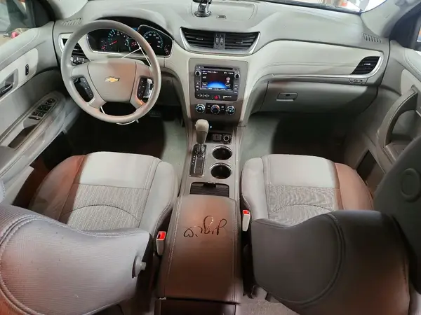 1GNKRFED5HJ228568 2017 CHEVROLET TRAVERSE - Image 8