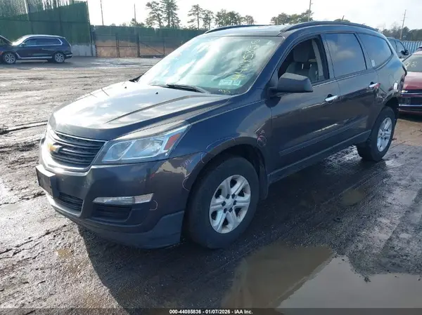 1GNKRFED5HJ272232 2017 CHEVROLET TRAVERSE - Image 2