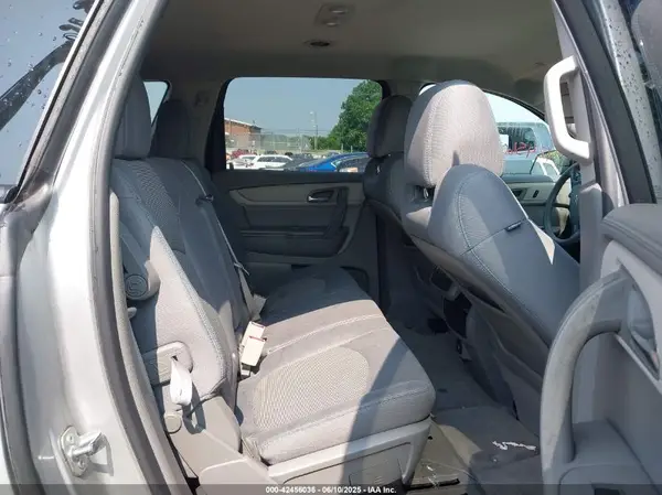 1GNKRFED5HJ308887 2017 CHEVROLET TRAVERSE - Image 8