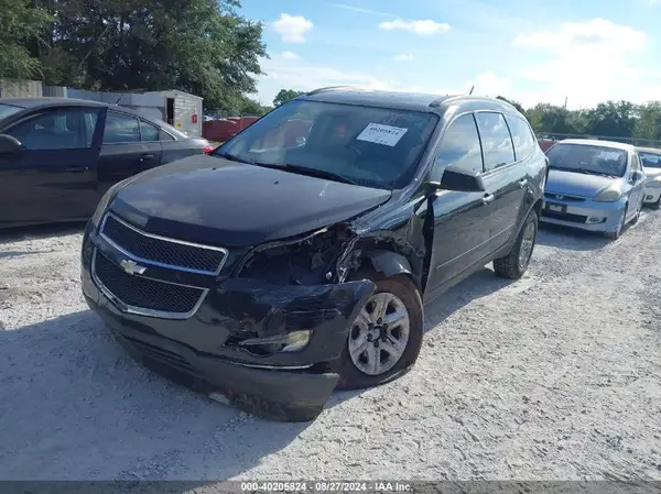 1GNKRFED5HJ314978 2017 CHEVROLET TRAVERSE - Image 2