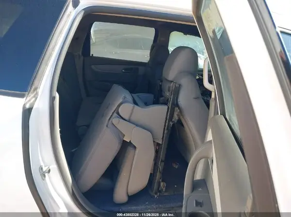 1GNKRFED5HJ334955 2017 CHEVROLET TRAVERSE - Image 8