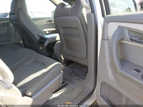 1GNKRFED6HJ152617 2017 CHEVROLET TRAVERSE - Image 8