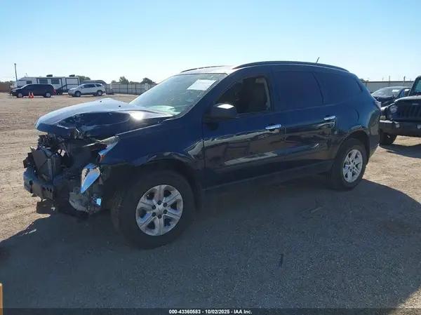 1GNKRFED6HJ173015 2017 CHEVROLET TRAVERSE - Image 2