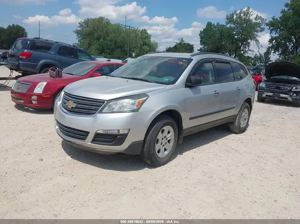 1GNKRFED6HJ175623 2017 CHEVROLET TRAVERSE - Image 2