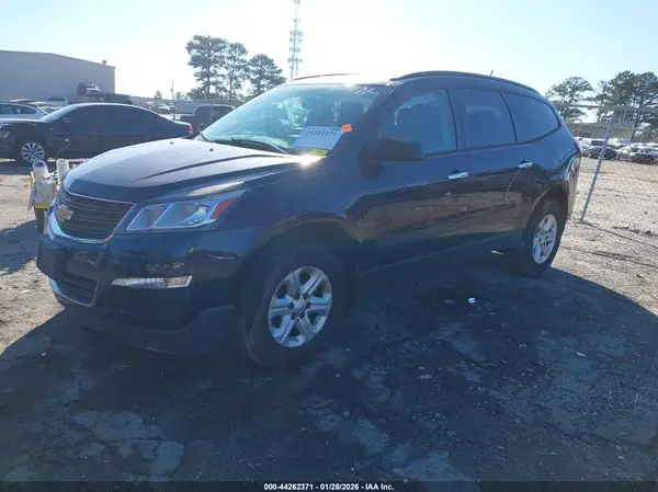 1GNKRFED6HJ178425 2017 CHEVROLET TRAVERSE - Image 2