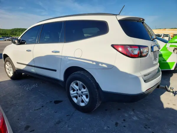 1GNKRFED6HJ180062 2017 CHEVROLET TRAVERSE - Image 2