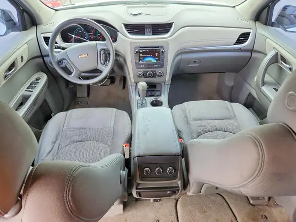 1GNKRFED6HJ180062 2017 CHEVROLET TRAVERSE - Image 8