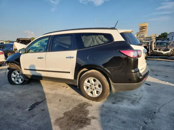 1GNKRFED6HJ199663 2017 CHEVROLET TRAVERSE - Image 2