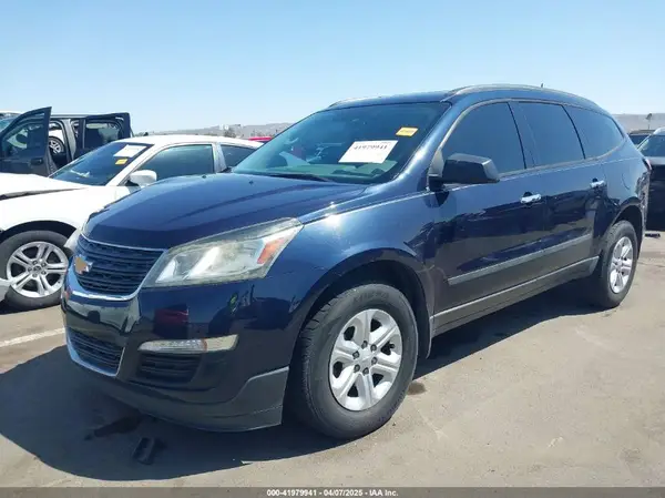 1GNKRFED6HJ227929 2017 CHEVROLET TRAVERSE - Image 2