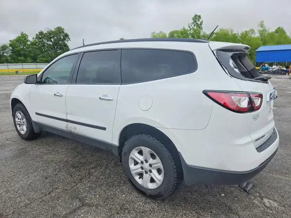 1GNKRFED6HJ231799 2017 CHEVROLET TRAVERSE - Image 2