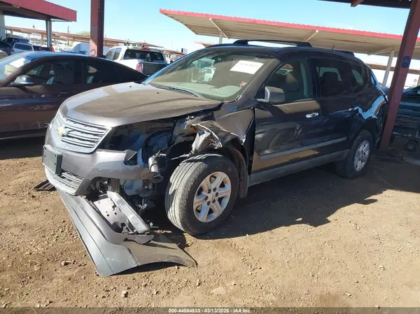 1GNKRFED6HJ244357 2017 CHEVROLET TRAVERSE - Image 2