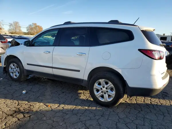 1GNKRFED6HJ304590 2017 CHEVROLET TRAVERSE - Image 2