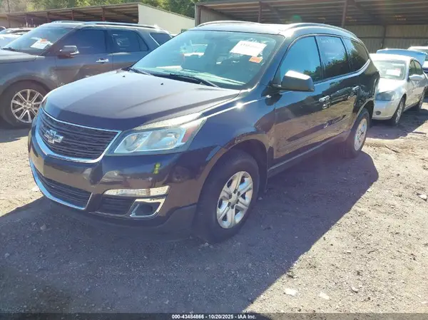 1GNKRFED6HJ305674 2017 CHEVROLET TRAVERSE - Image 2