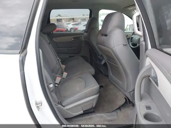 1GNKRFED6HJ312513 2017 CHEVROLET TRAVERSE - Image 8
