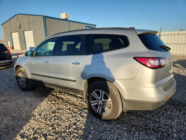 1GNKRFED6HJ329165 2017 CHEVROLET TRAVERSE - Image 2