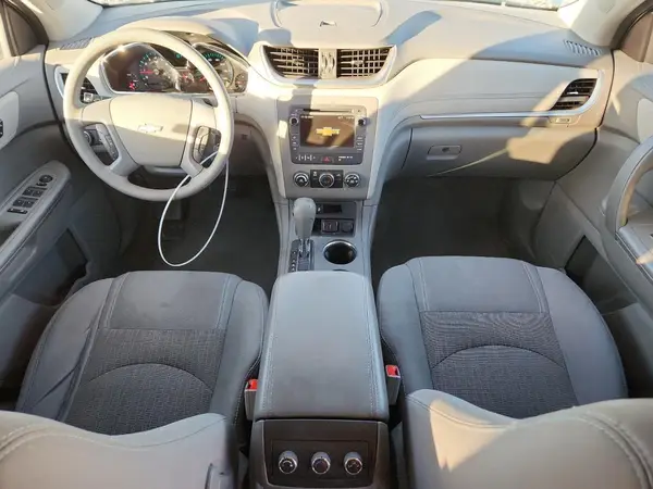 1GNKRFED6HJ329165 2017 CHEVROLET TRAVERSE - Image 8