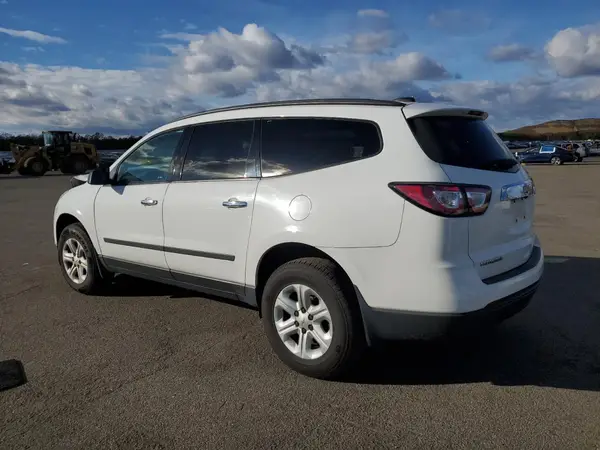 1GNKRFED6HJ351957 2017 CHEVROLET TRAVERSE - Image 2