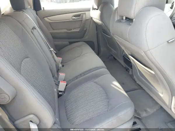 1GNKRFED7HJ174593 2017 CHEVROLET TRAVERSE - Image 8