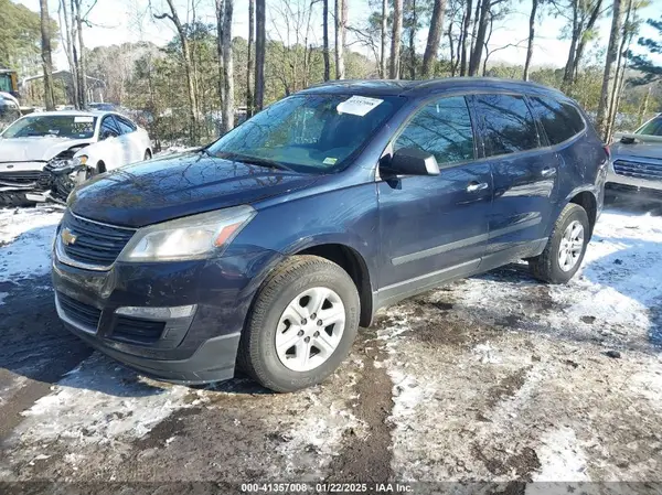 1GNKRFED7HJ219256 2017 CHEVROLET TRAVERSE - Image 2