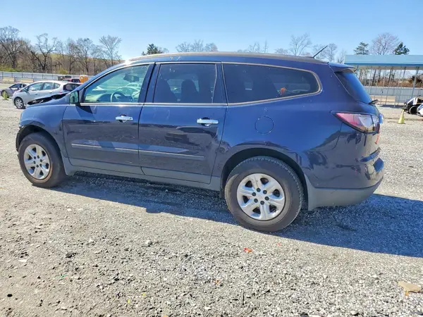 1GNKRFED7HJ241130 2017 CHEVROLET TRAVERSE - Image 2