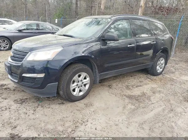 1GNKRFED7HJ259630 2017 CHEVROLET TRAVERSE - Image 2