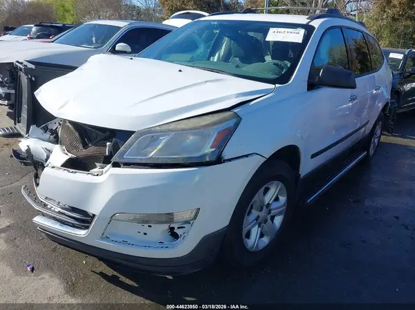 1GNKRFED7HJ345715 2017 CHEVROLET TRAVERSE - Image 2