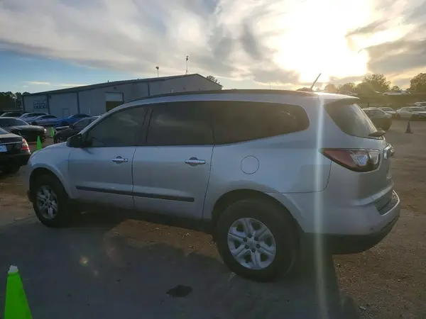 1GNKRFED7HJ351501 2017 CHEVROLET TRAVERSE - Image 2